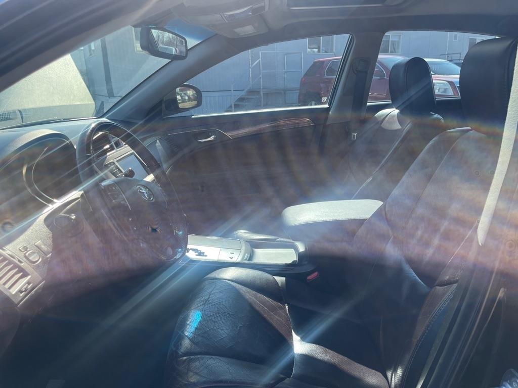 Toyota Avalon Base 2011