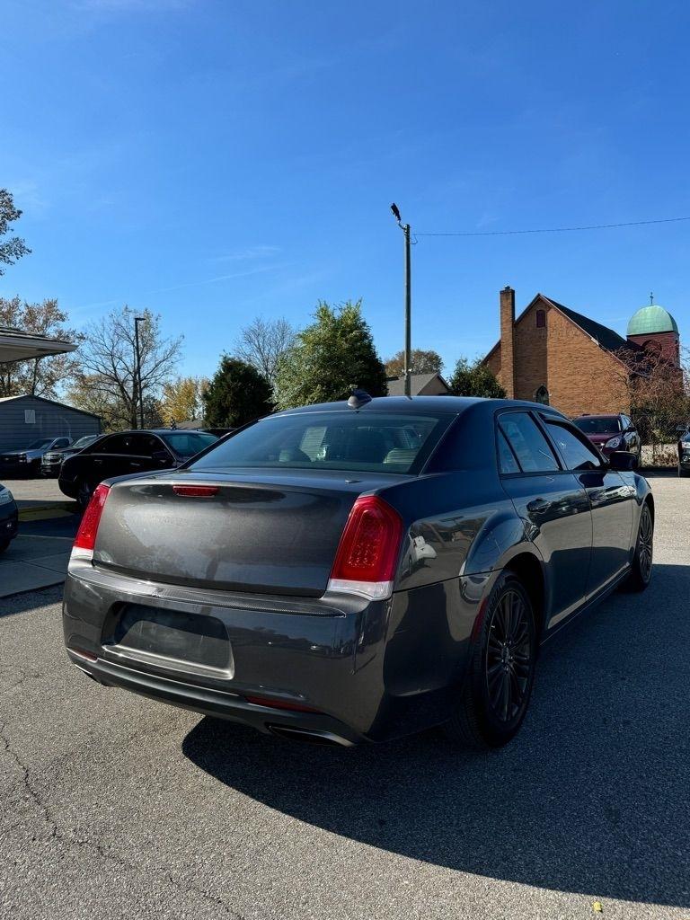2016 Chrysler 300 Limited RWD