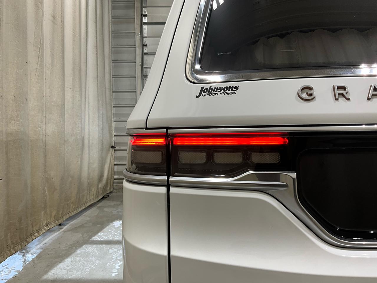 Jeep Grand Wagoneer Series III 4x4 2022