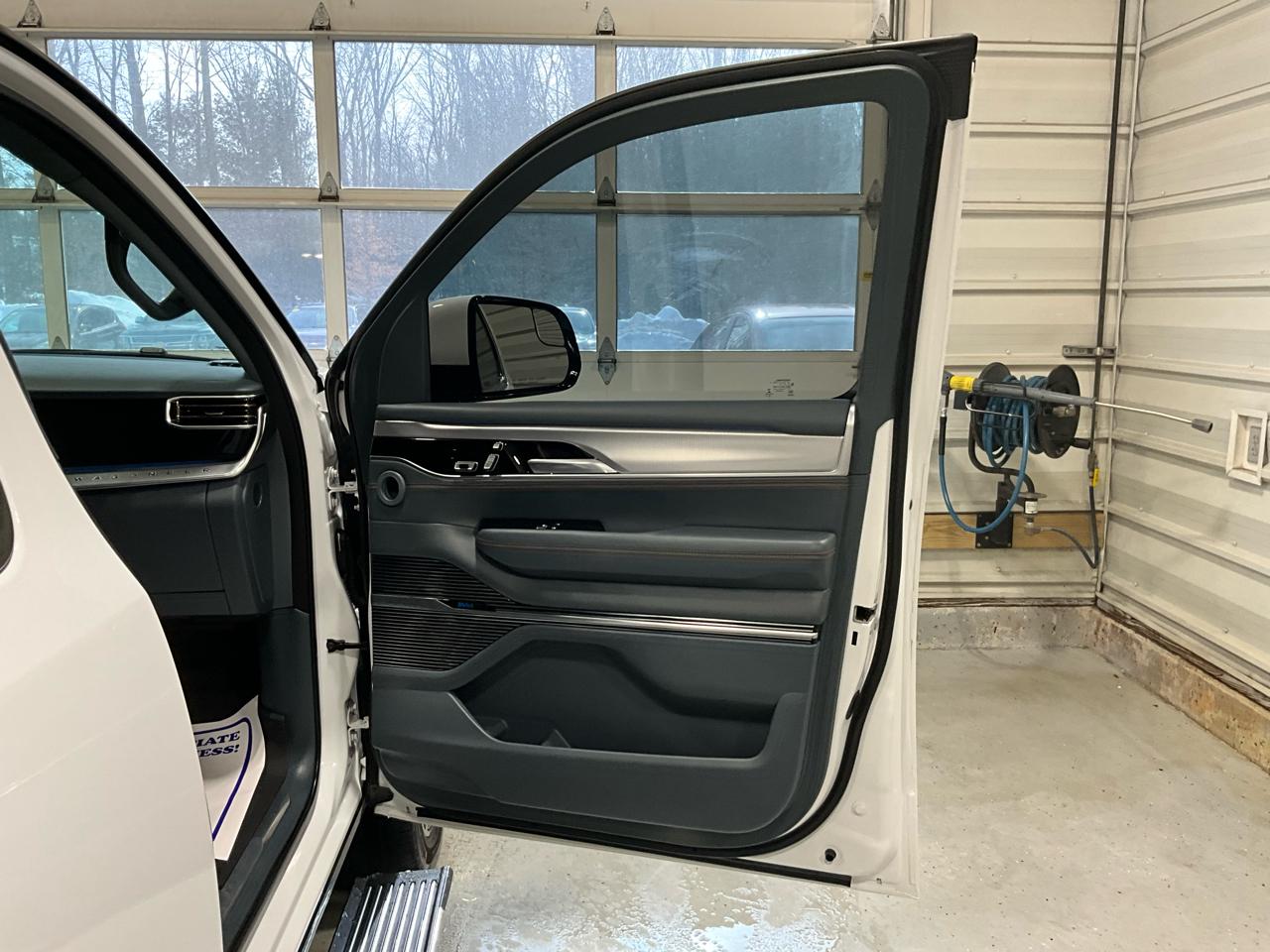 Jeep Grand Wagoneer Series III 4x4 2022