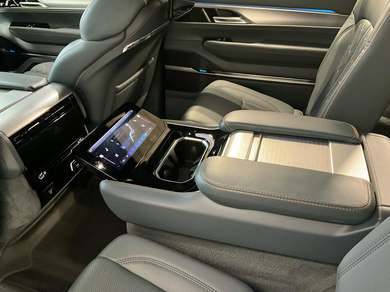 Jeep Grand Wagoneer Series III 4x4 2022