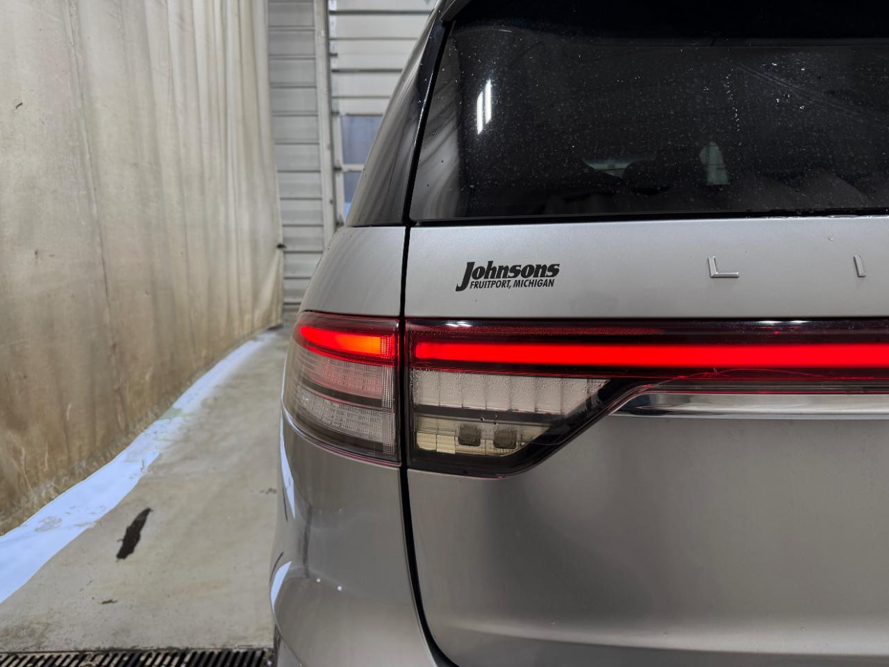 Lincoln Aviator Standard AWD 2021