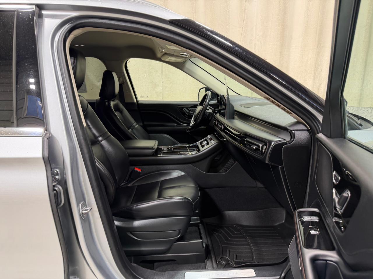 Lincoln Aviator Standard AWD 2021