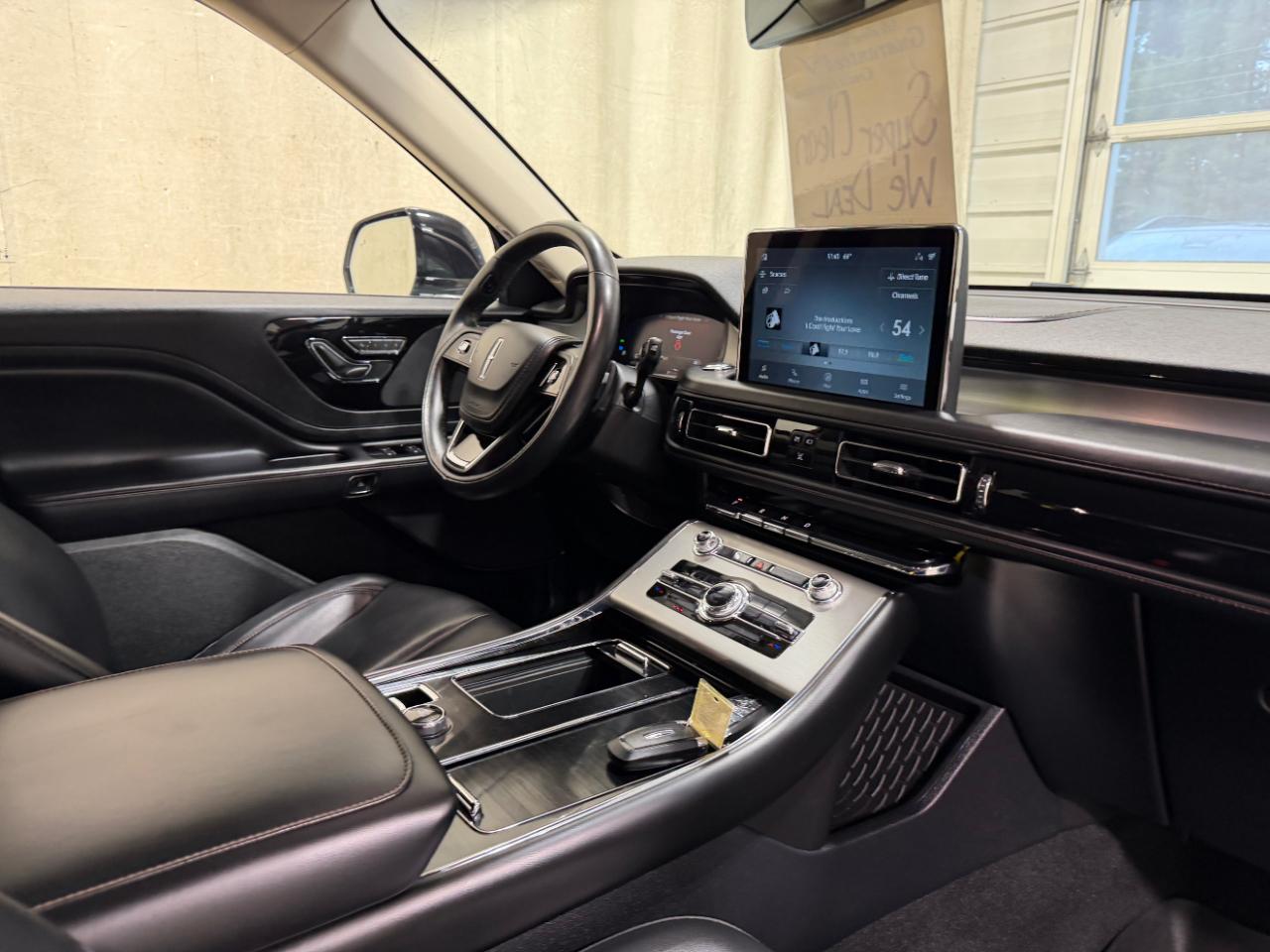 Lincoln Aviator Standard AWD 2021
