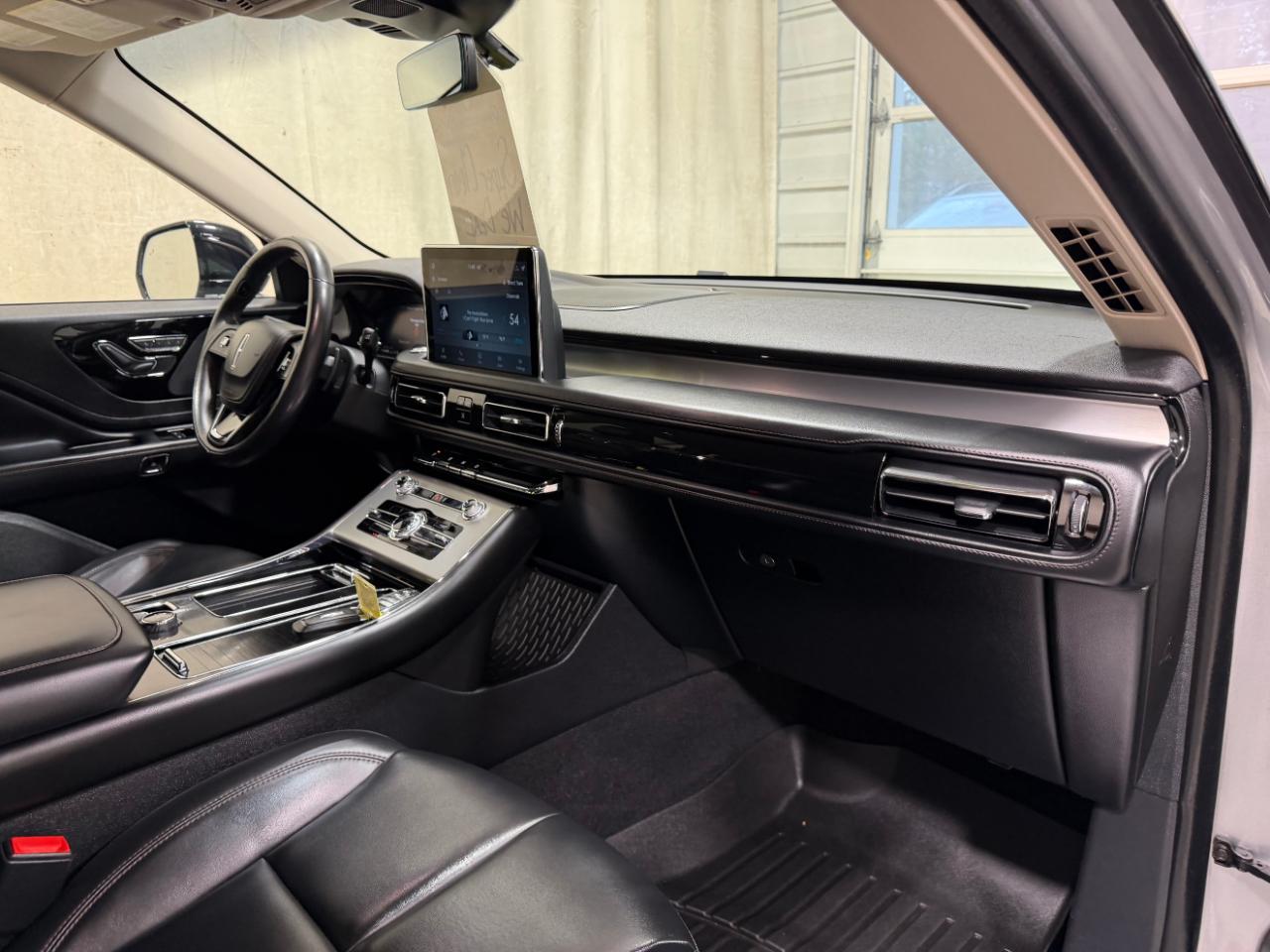 Lincoln Aviator Standard AWD 2021