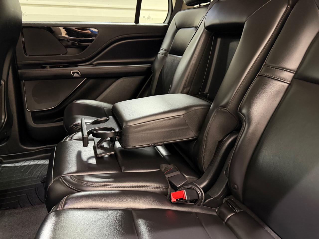 Lincoln Aviator Standard AWD 2021