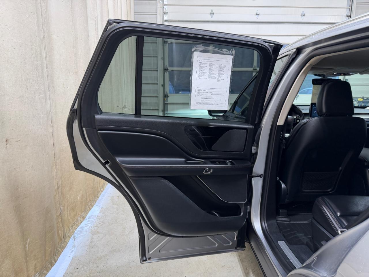 Lincoln Aviator Standard AWD 2021