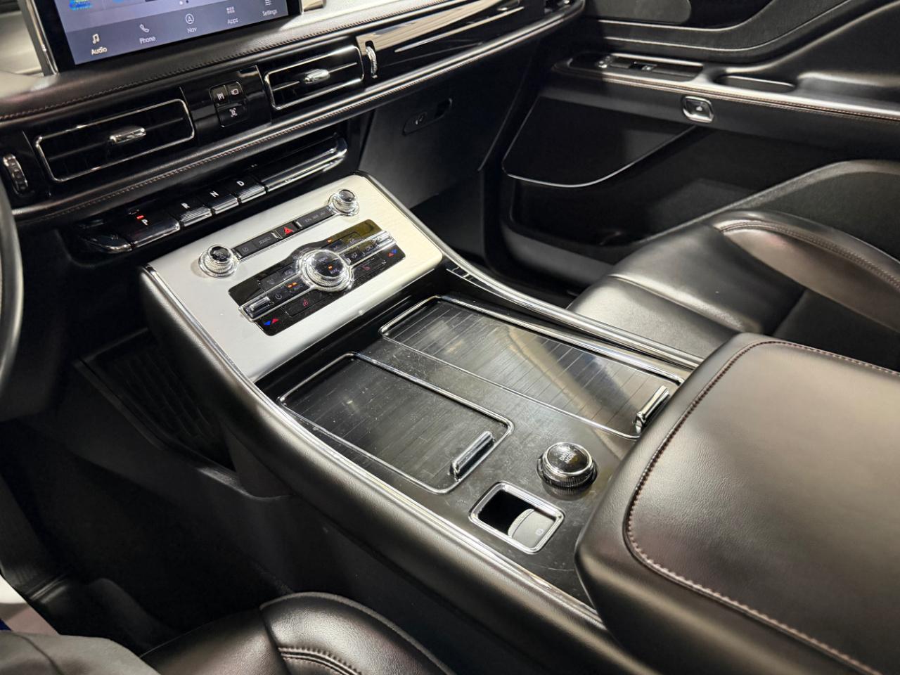 Lincoln Aviator Standard AWD 2021