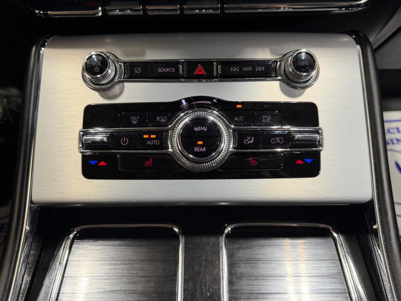 Lincoln Aviator Standard AWD 2021