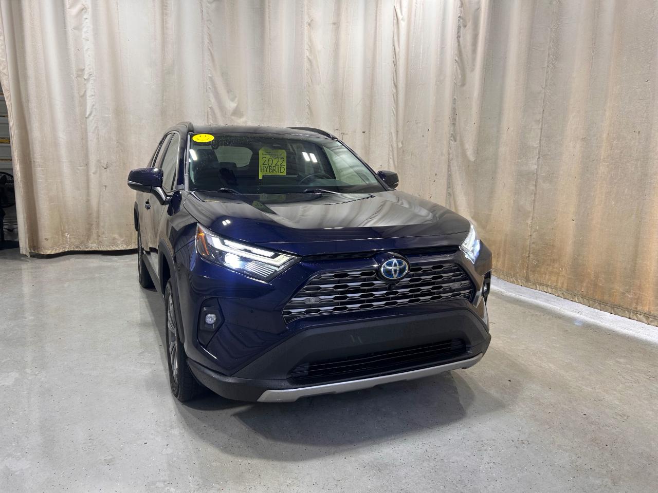 Toyota RAV4 Hybrid Limited AWD (Natl) 2022