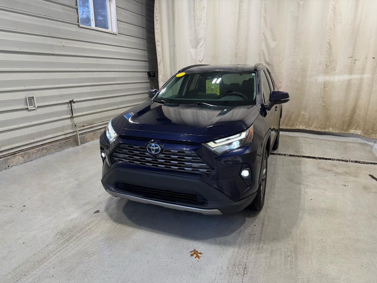 Toyota RAV4 Hybrid Limited AWD (Natl) 2022