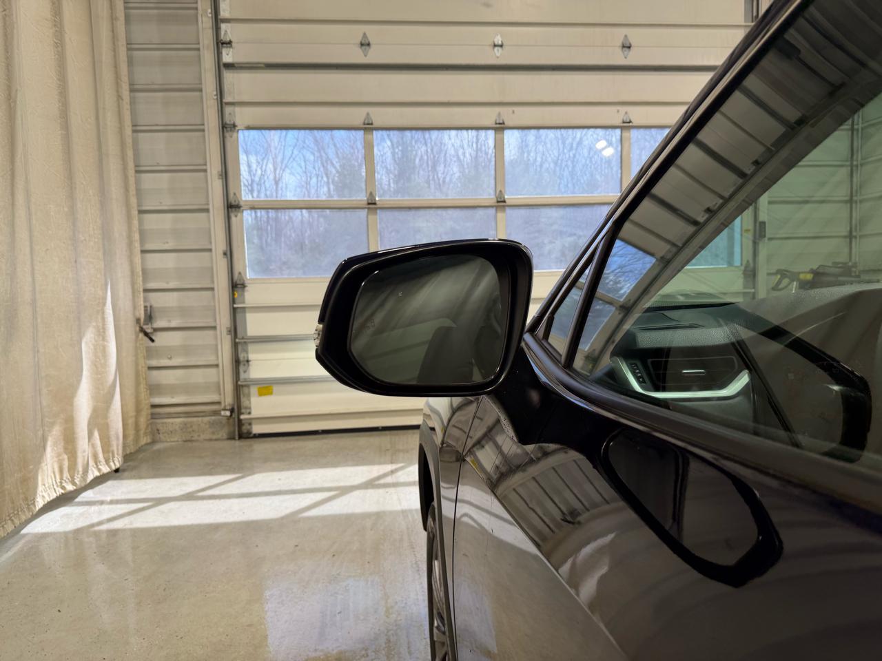 Toyota RAV4 Hybrid Limited AWD (Natl) 2022