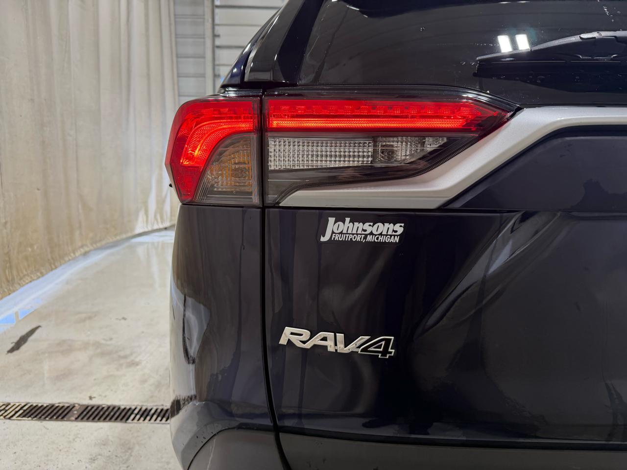 Toyota RAV4 Hybrid Limited AWD (Natl) 2022