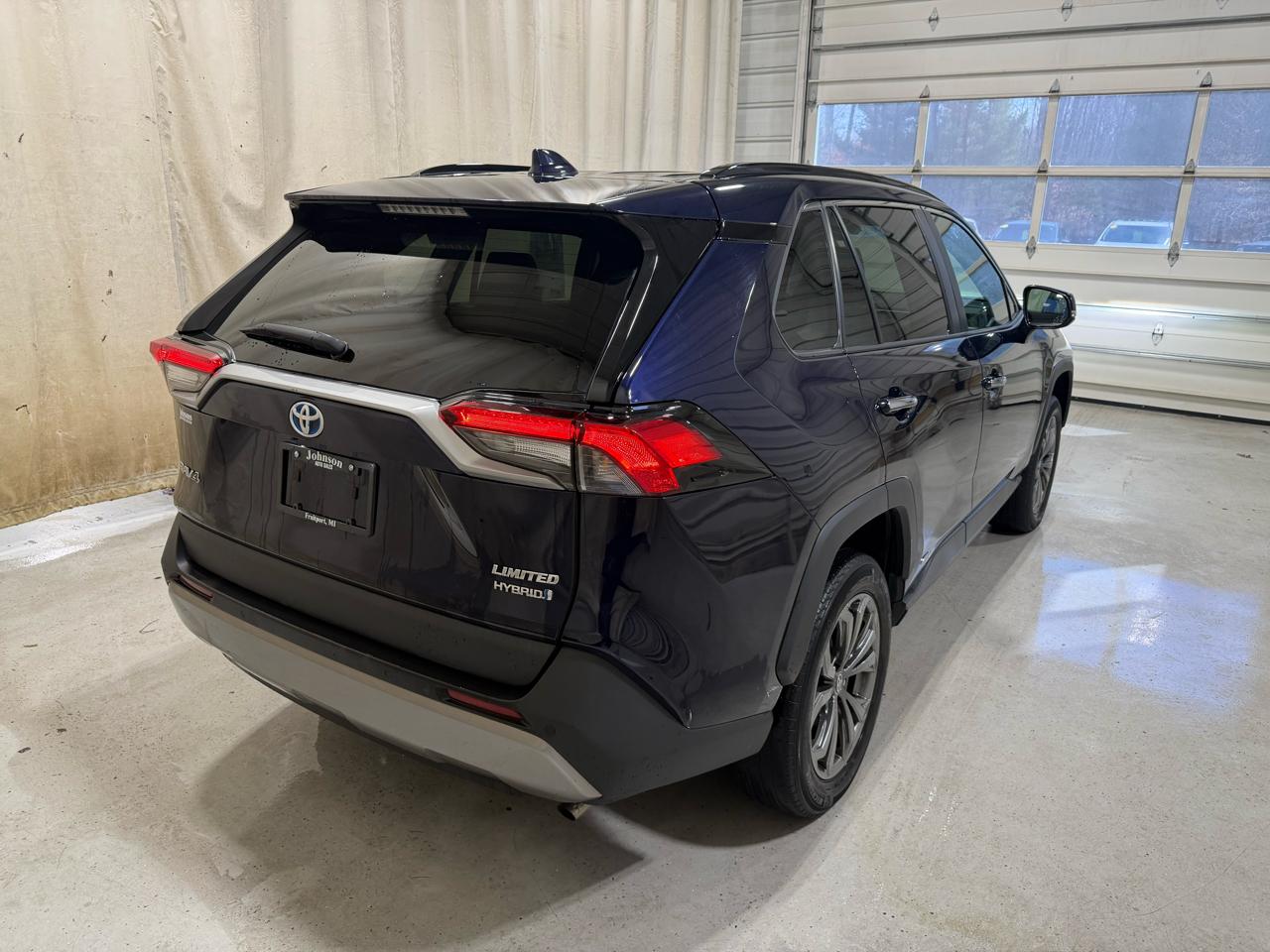 Toyota RAV4 Hybrid Limited AWD (Natl) 2022