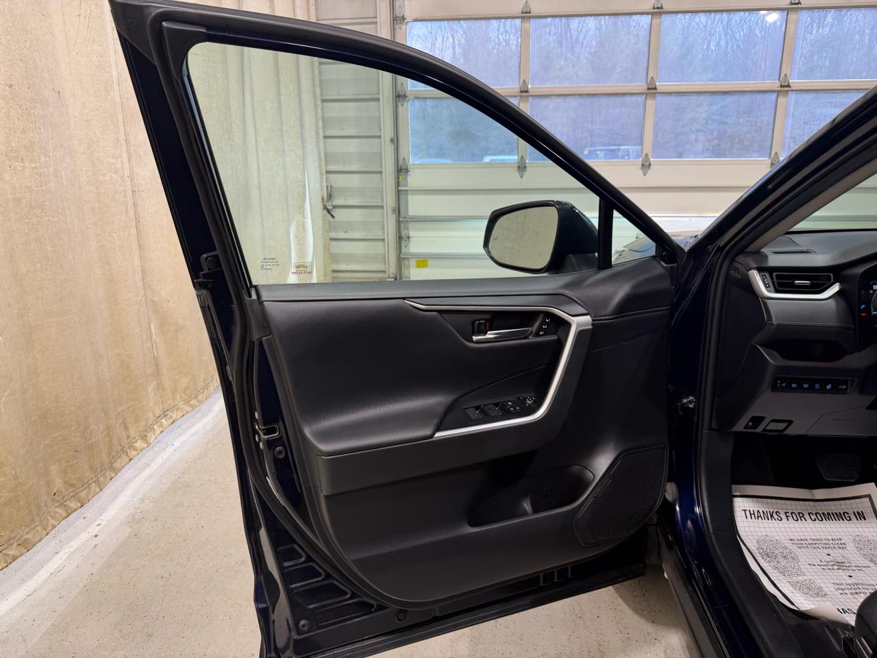 Toyota RAV4 Hybrid Limited AWD (Natl) 2022