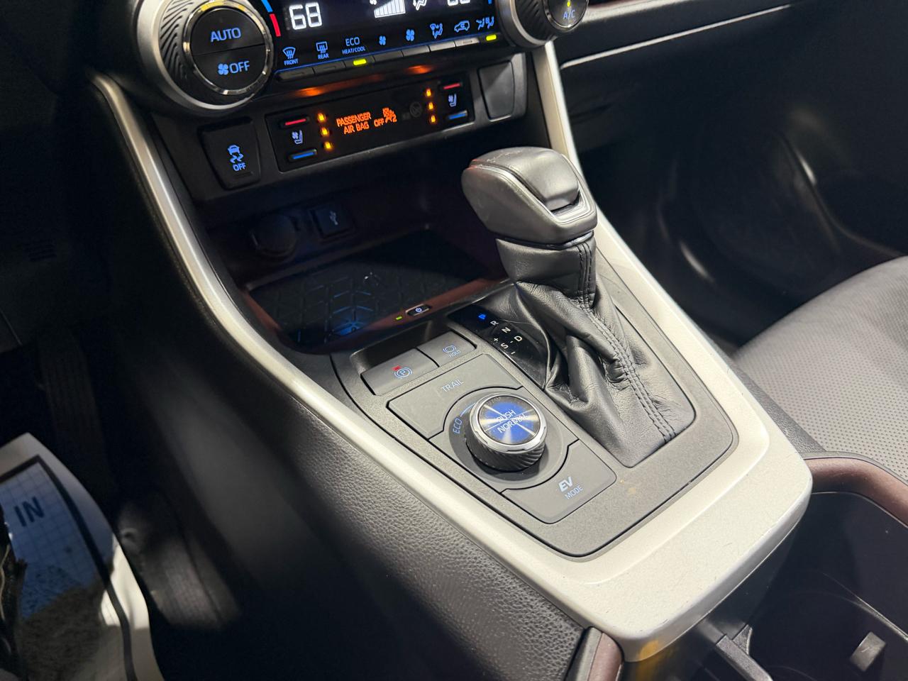 Toyota RAV4 Hybrid Limited AWD (Natl) 2022