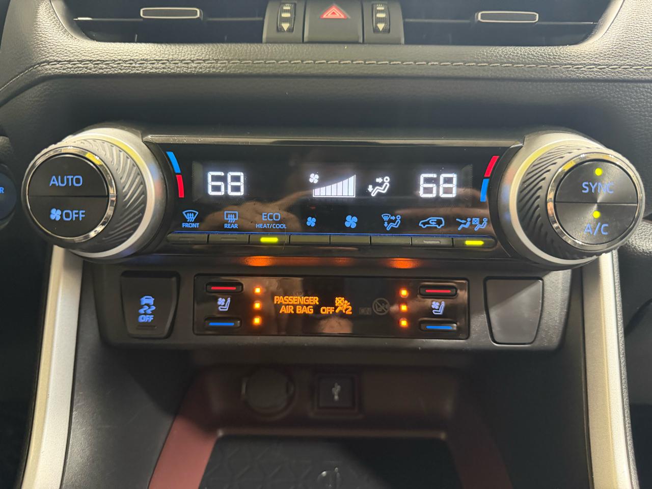 Toyota RAV4 Hybrid Limited AWD (Natl) 2022