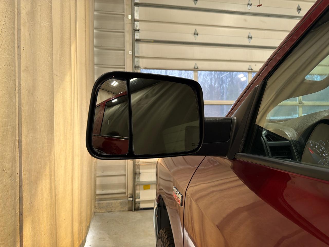 RAM 2500 Tradesman 4x4 Crew Cab 6'4" Box 2021