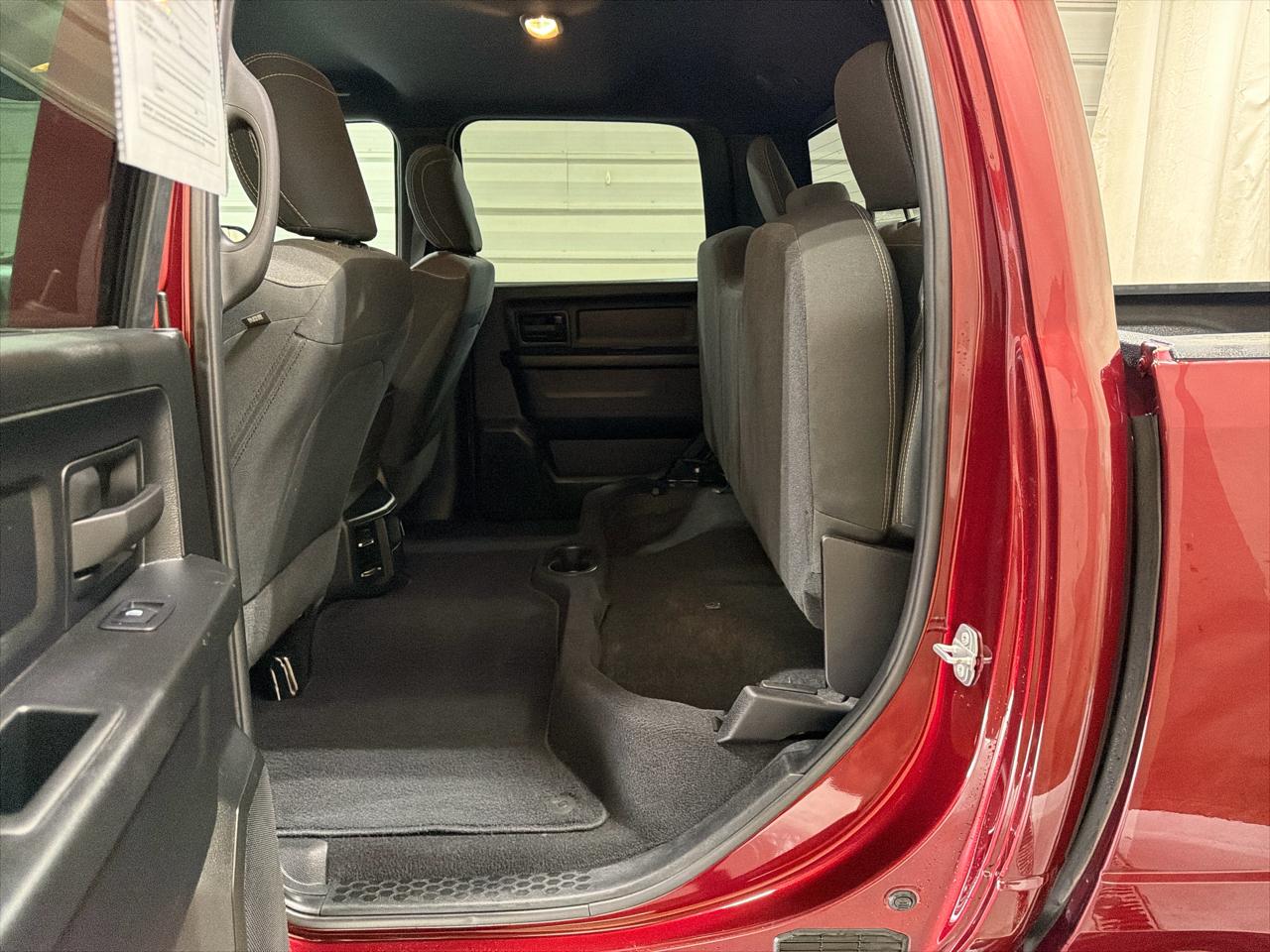 RAM 2500 Tradesman 4x4 Crew Cab 6'4" Box 2021