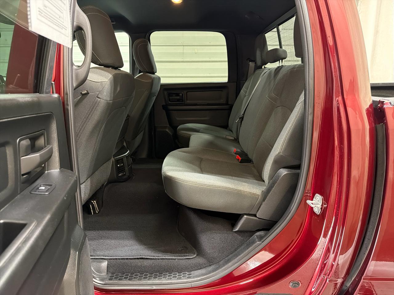 RAM 2500 Tradesman 4x4 Crew Cab 6'4" Box 2021