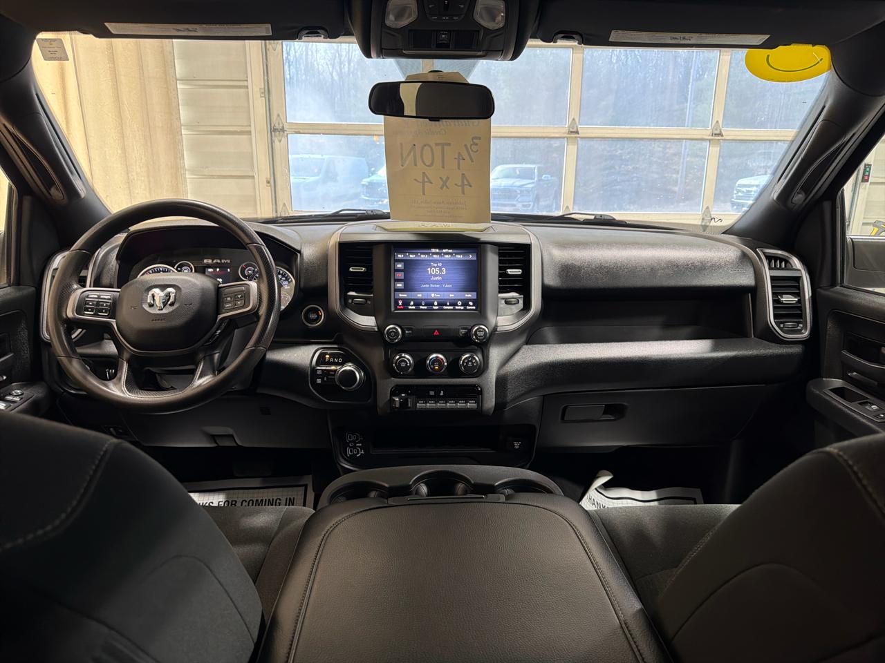 RAM 2500 Tradesman 4x4 Crew Cab 6'4" Box 2021