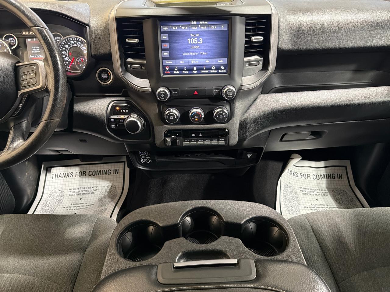 RAM 2500 Tradesman 4x4 Crew Cab 6'4" Box 2021