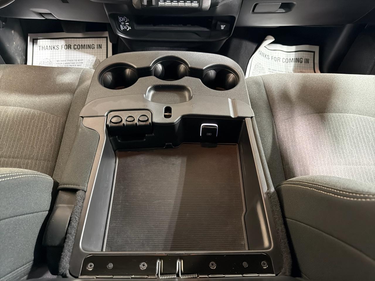 RAM 2500 Tradesman 4x4 Crew Cab 6'4" Box 2021