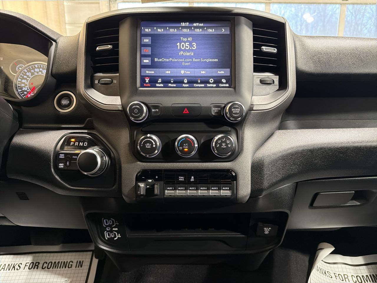 RAM 2500 Tradesman 4x4 Crew Cab 6'4" Box 2021