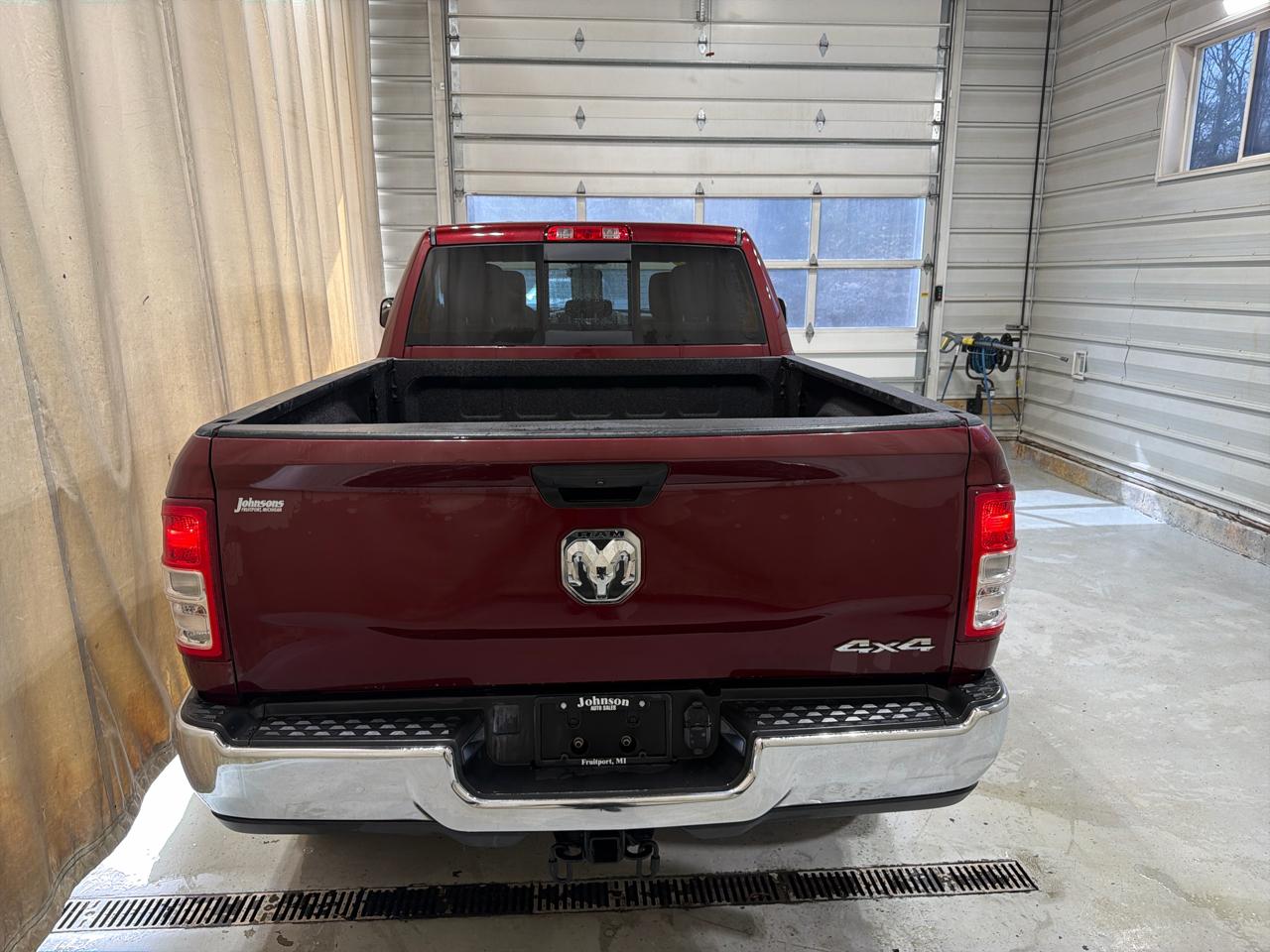 RAM 2500 Tradesman 4x4 Crew Cab 6'4" Box 2021