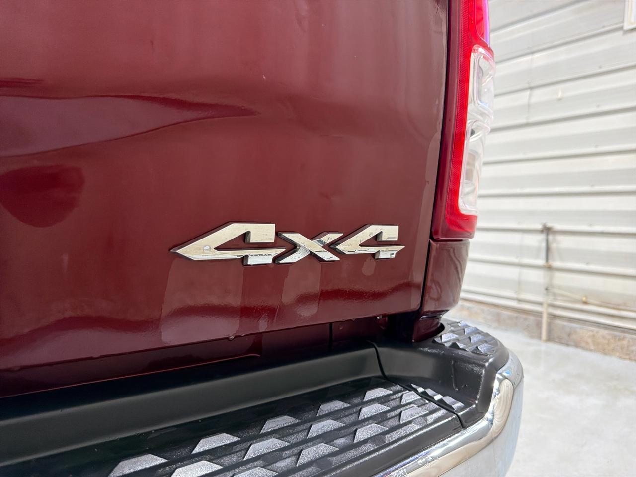 RAM 2500 Tradesman 4x4 Crew Cab 6'4" Box 2021