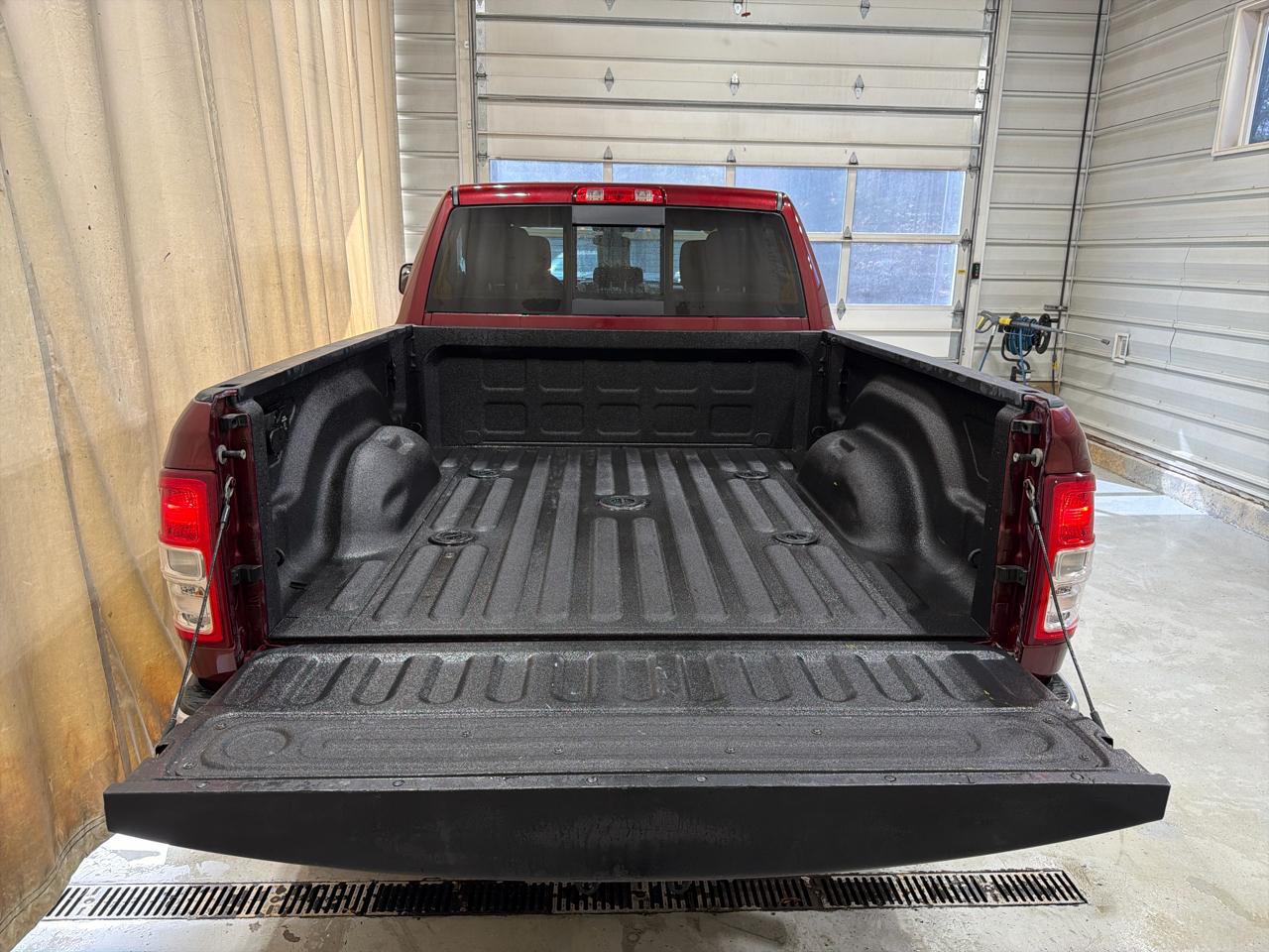 RAM 2500 Tradesman 4x4 Crew Cab 6'4" Box 2021