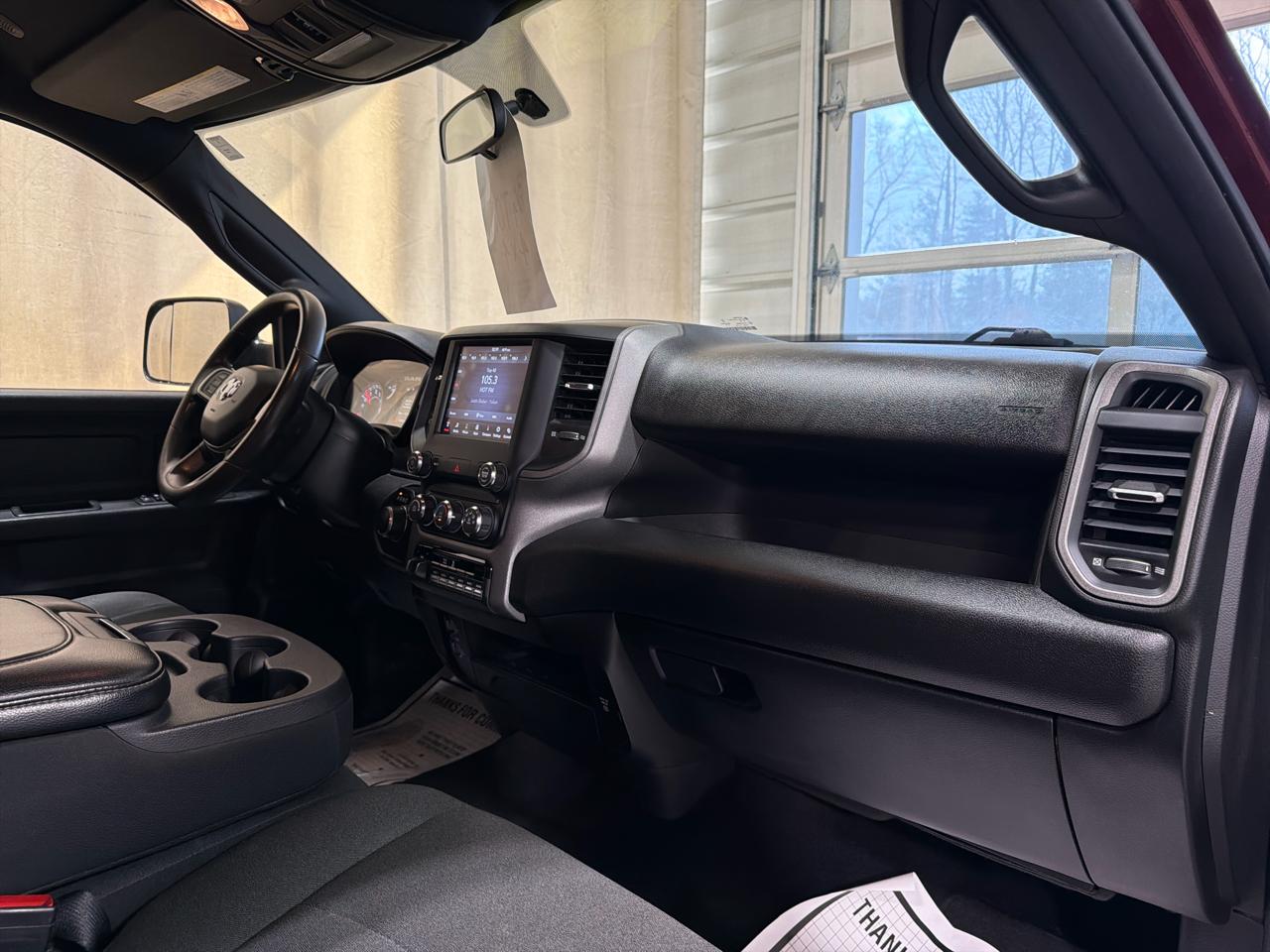 RAM 2500 Tradesman 4x4 Crew Cab 6'4" Box 2021