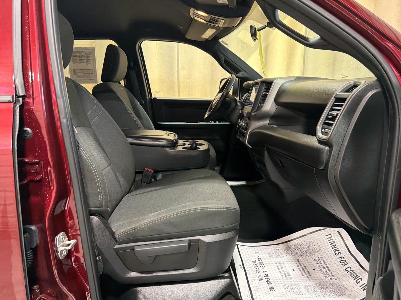 RAM 2500 Tradesman 4x4 Crew Cab 6'4" Box 2021