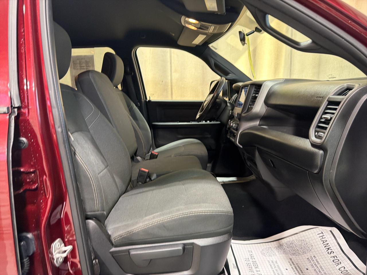 RAM 2500 Tradesman 4x4 Crew Cab 6'4" Box 2021