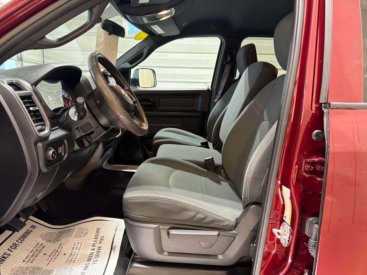 RAM 2500 Tradesman 4x4 Crew Cab 6'4" Box 2021