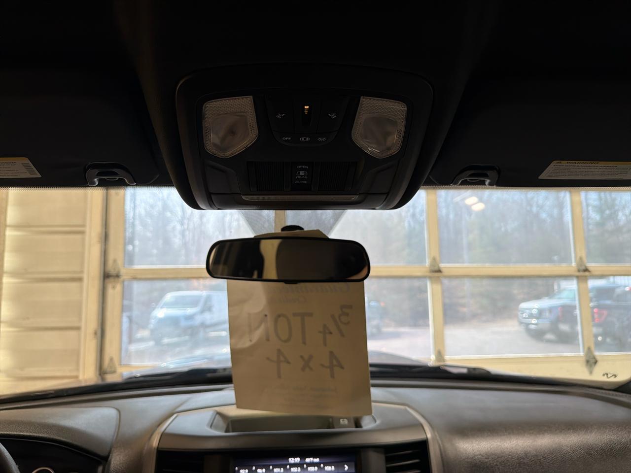 RAM 2500 Tradesman 4x4 Crew Cab 6'4" Box 2021