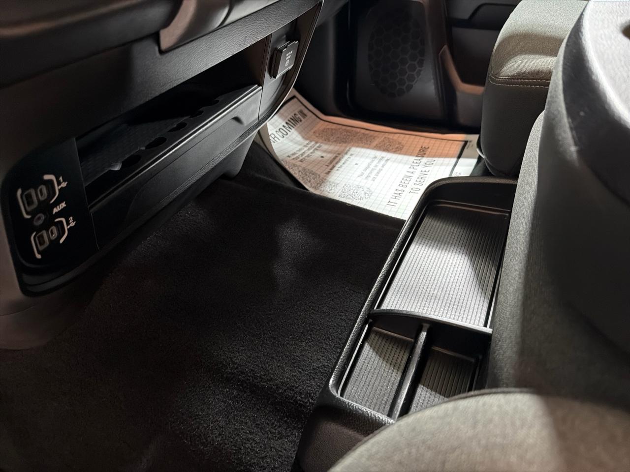 RAM 2500 Tradesman 4x4 Crew Cab 6'4" Box 2021