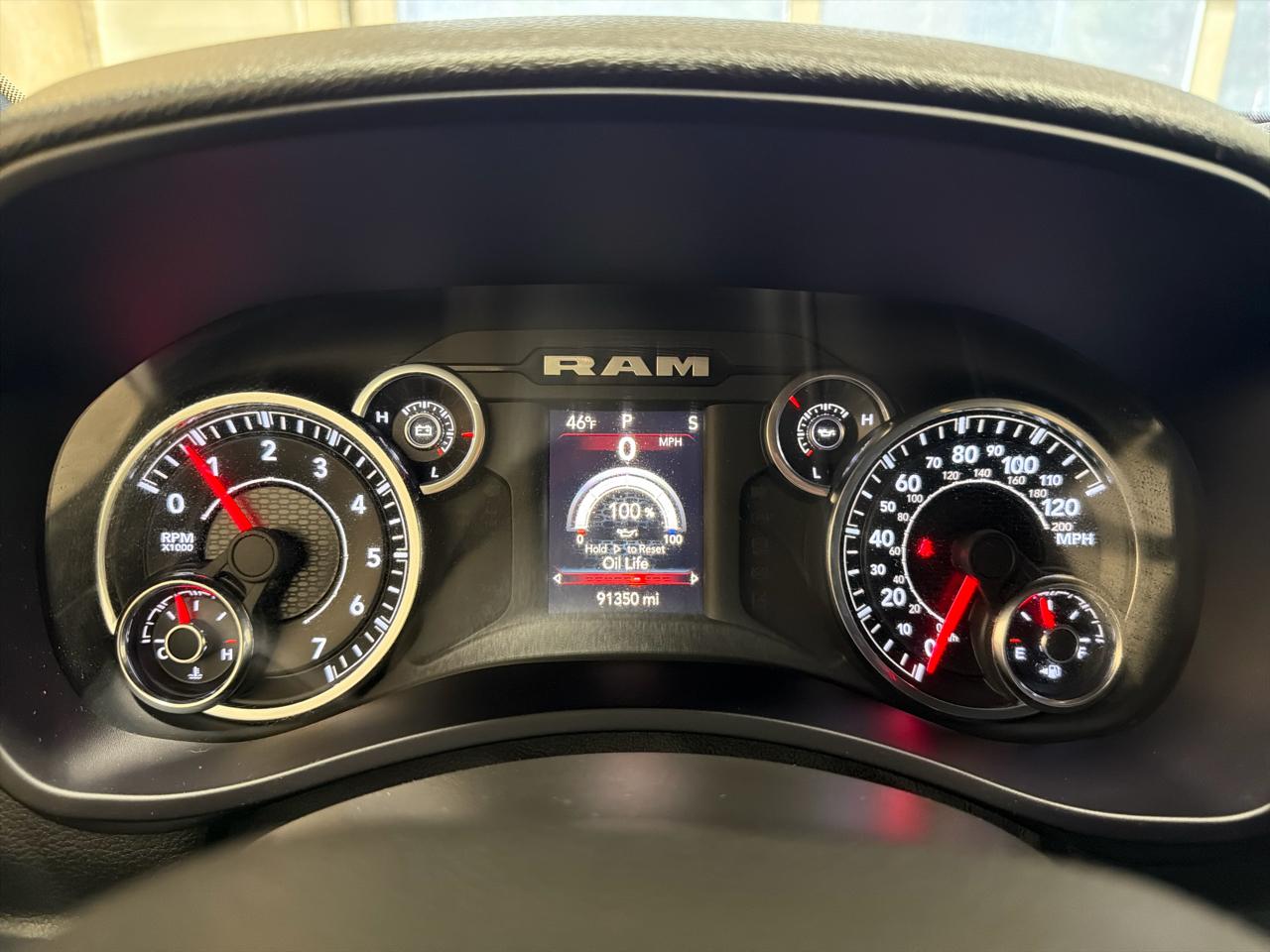 RAM 2500 Tradesman 4x4 Crew Cab 6'4" Box 2021