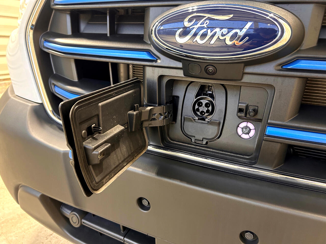 Ford E-Transit Cargo Van T-350 148" Low Rf 9500 GVWR RWD 2025 Ford E-Transit Cargo Van T-350 148" Low Rf 9500 GVWR RWD 2025