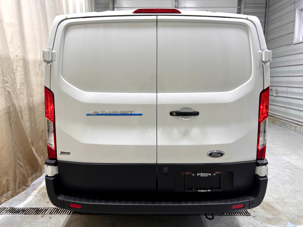 Ford E-Transit Cargo Van T-350 148" Low Rf 9500 GVWR RWD 2025 Ford E-Transit Cargo Van T-350 148" Low Rf 9500 GVWR RWD 2025