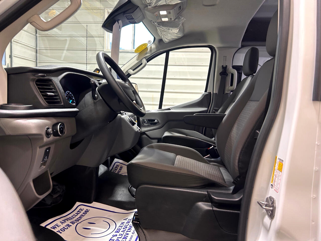 Ford E-Transit Cargo Van T-350 148" Low Rf 9500 GVWR RWD 2025 Ford E-Transit Cargo Van T-350 148" Low Rf 9500 GVWR RWD 2025