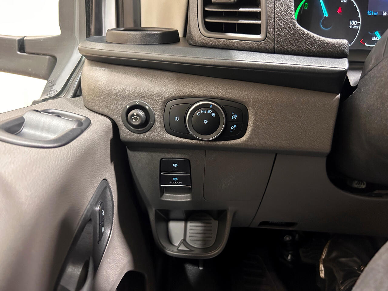 Ford E-Transit Cargo Van T-350 148" Low Rf 9500 GVWR RWD 2025 Ford E-Transit Cargo Van T-350 148" Low Rf 9500 GVWR RWD 2025