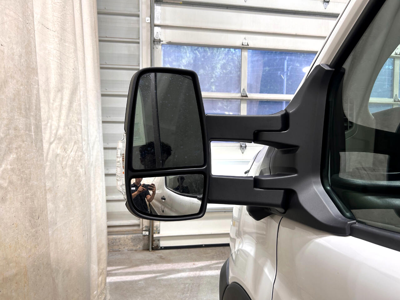 Ford E-Transit Cargo Van T-350 148" Low Rf 9500 GVWR RWD 2025 Ford E-Transit Cargo Van T-350 148" Low Rf 9500 GVWR RWD 2025