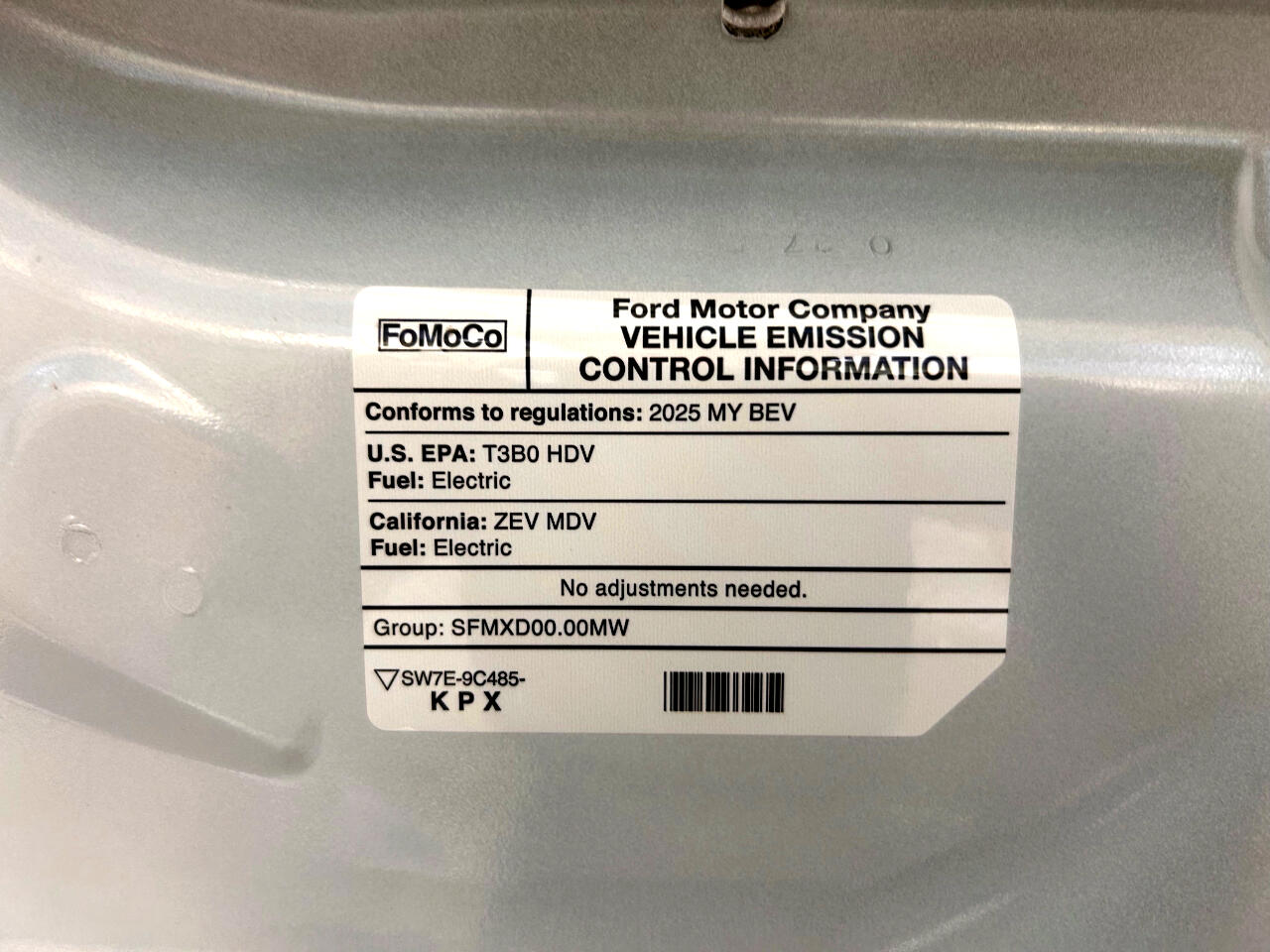 Ford E-Transit Cargo Van T-350 148" Low Rf 9500 GVWR RWD 2025 Ford E-Transit Cargo Van T-350 148" Low Rf 9500 GVWR RWD 2025