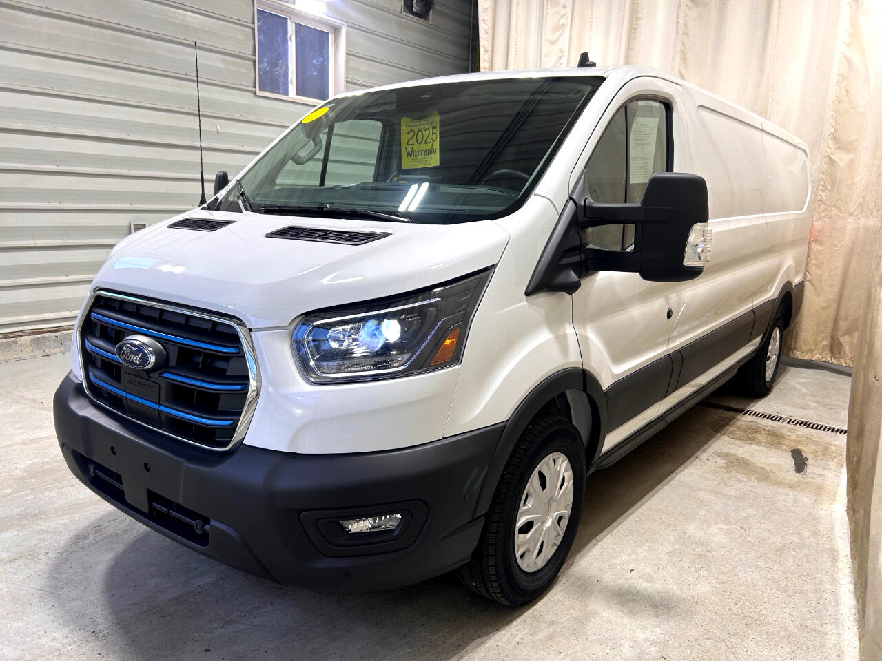 Ford E-Transit Cargo Van T-350 148" Low Rf 9500 GVWR RWD 2025 Ford E-Transit Cargo Van T-350 148" Low Rf 9500 GVWR RWD 2025