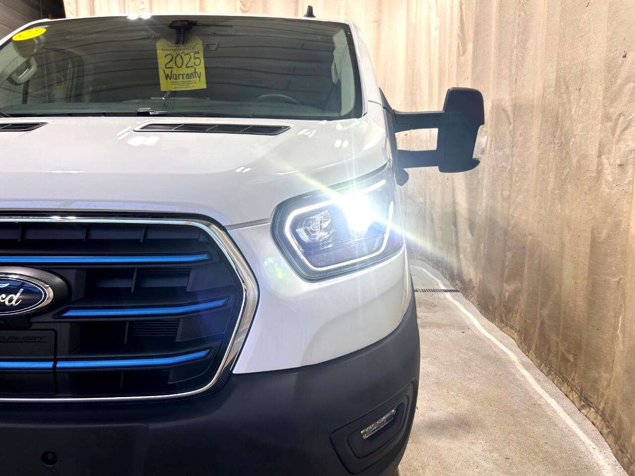 Ford E-Transit Cargo Van T-350 148" Low Rf 9500 GVWR RWD 2025 Ford E-Transit Cargo Van T-350 148" Low Rf 9500 GVWR RWD 2025