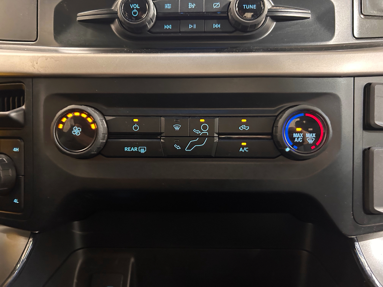 Ford F-150 XLT SuperCab 6.5-ft. Bed 4WD 2021 Ford F-150 XLT SuperCab 6.5-ft. Bed 4WD 2021