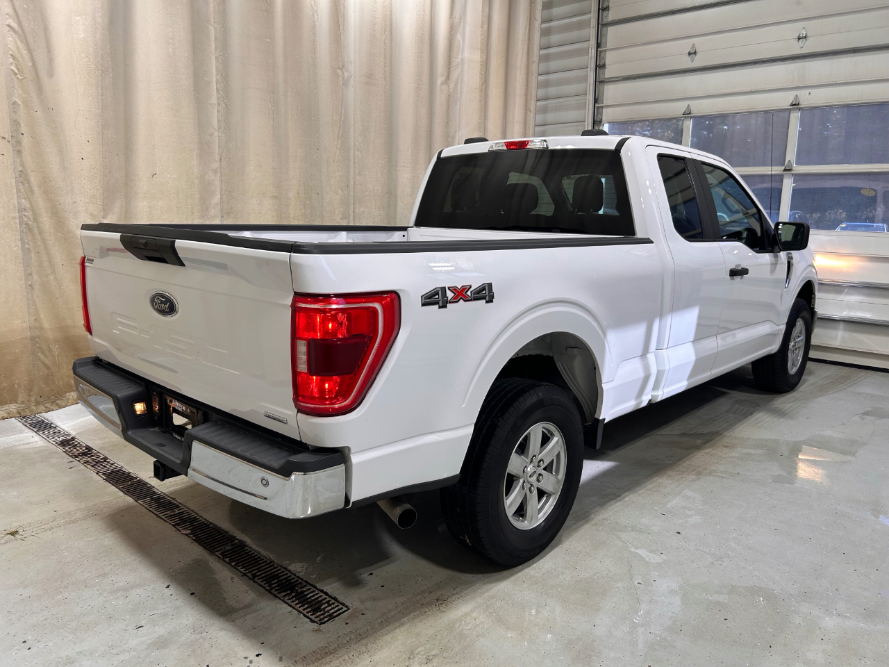 Ford F-150 XLT SuperCab 6.5-ft. Bed 4WD 2021 Ford F-150 XLT SuperCab 6.5-ft. Bed 4WD 2021