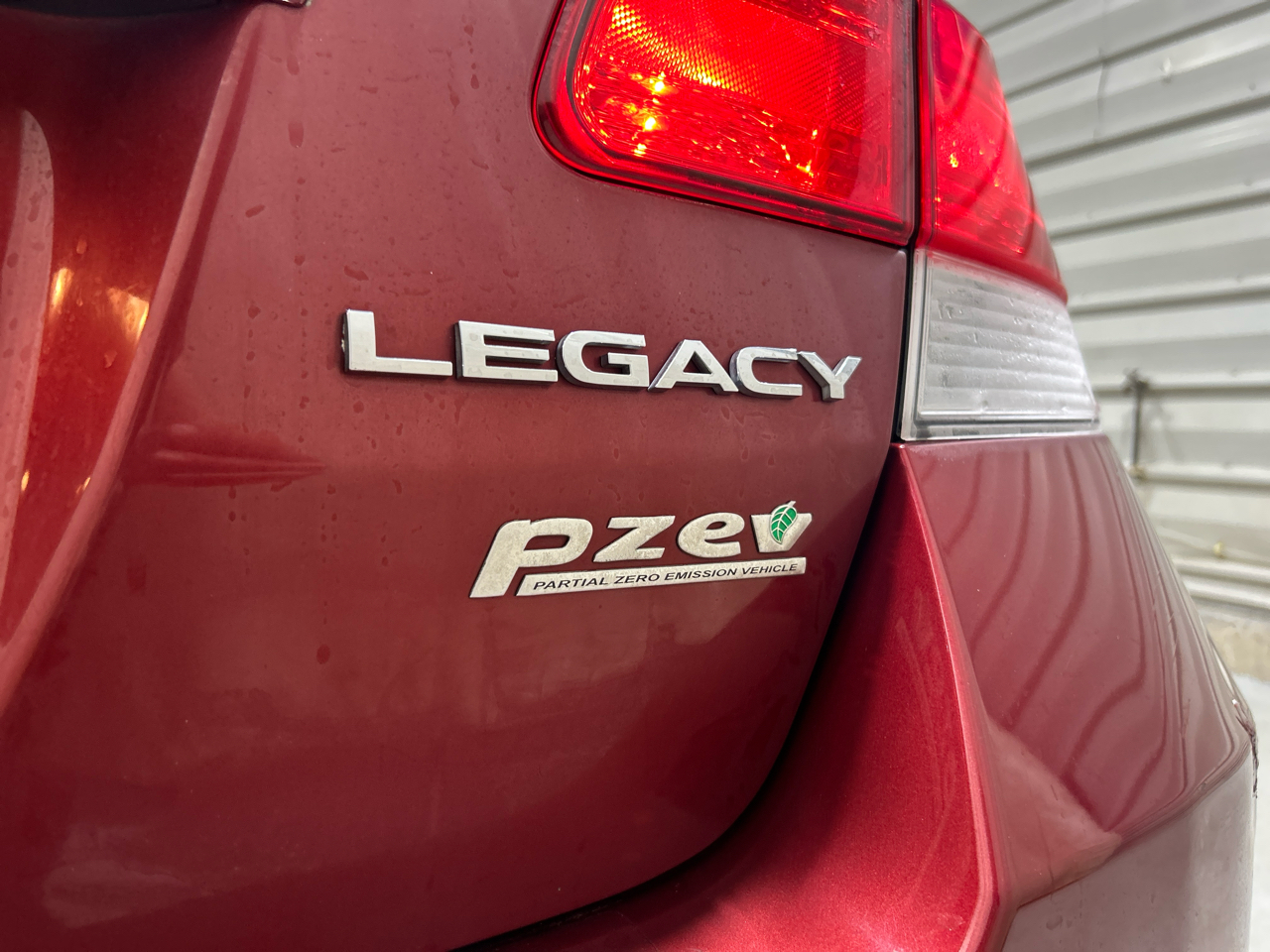 Subaru Legacy 4dr Sdn H4 Auto 2.5i Premium 2013