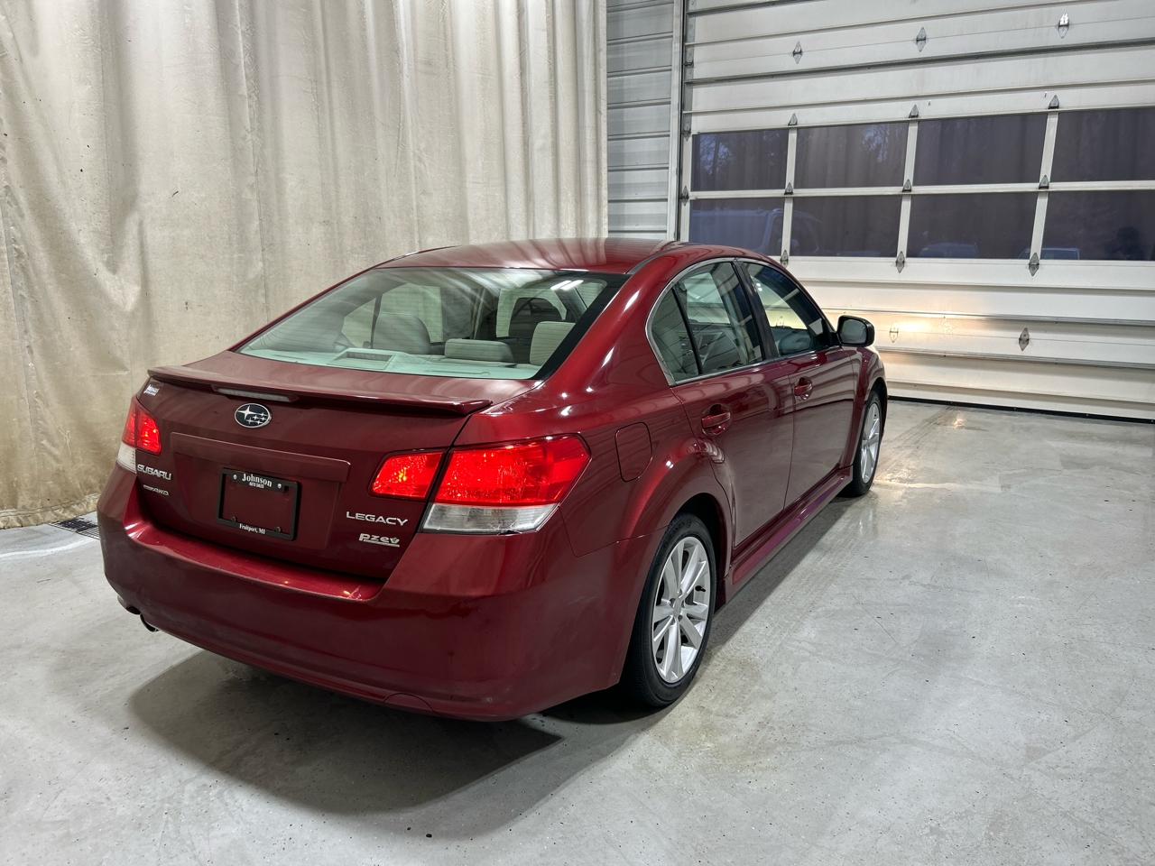 Subaru Legacy 4dr Sdn H4 Auto 2.5i Premium 2013